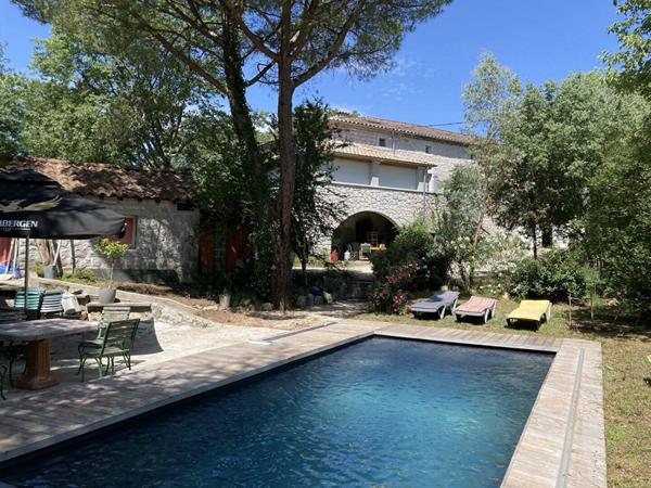 Maison à vendre    5 pièces •  Labeaume