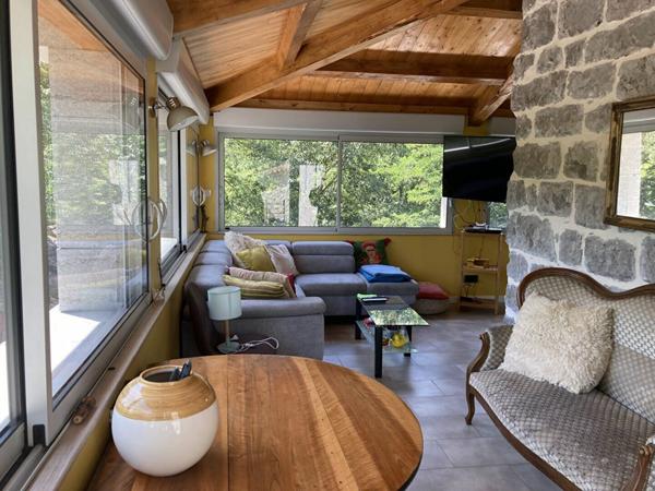 Maison à vendre    5 pièces •  Labeaume