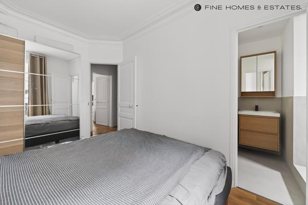 Appartement F3 à vendre  3 pièces - 46,56 m2 PARIS - 75007