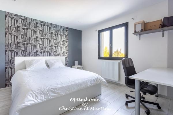 ORCINES : MAISON CONTEMPORAINE AVEC PISCINE – 192 M² – 4 CHAMBRES – TERRAIN 715 m²
