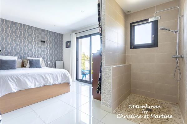 ORCINES : MAISON CONTEMPORAINE AVEC PISCINE – 192 M² – 4 CHAMBRES – TERRAIN 715 m²