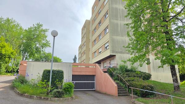COUP DE COEUR POUR CET APPARTEMENT DE TYPE 5 AVEC TERRASSE GARAGE ASCENSEUR ET CAVE