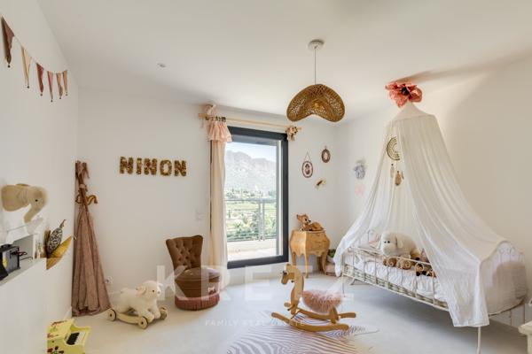 Maison contemporaine avec appartements indépendants vue cap Canaille