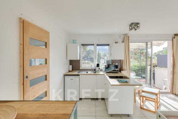 Maison contemporaine avec appartements indépendants vue cap Canaille