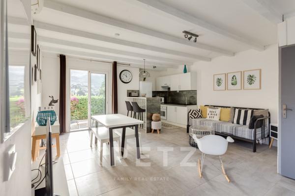 Maison contemporaine avec appartements indépendants vue cap Canaille