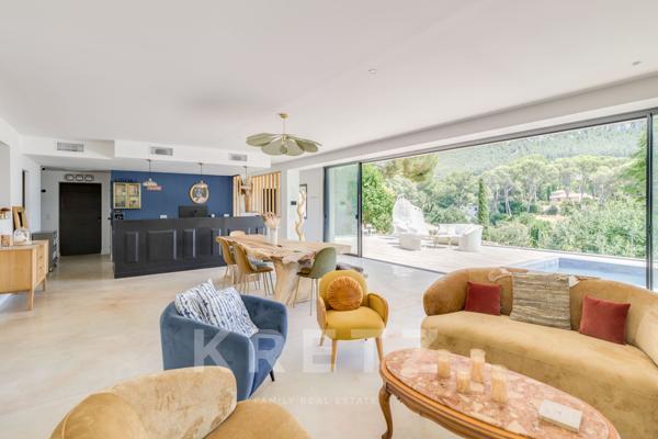 Maison contemporaine avec appartements indépendants vue cap Canaille