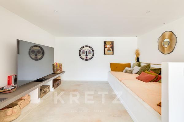 Maison contemporaine avec appartements indépendants vue cap Canaille