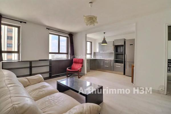 Location                                                      Appartement
                        
                     2 pièces                      49 m2                     à Paris 19