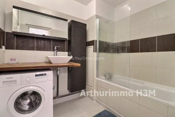 Location                                                      Appartement
                        
                     2 pièces                      49 m2                     à Paris 19
