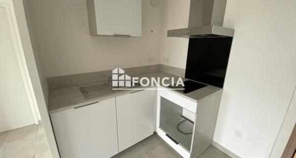 Location Appartement 2 pièces 43 m² - Clermont-ferrand 63000