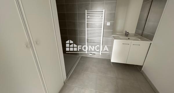 Location Appartement 2 pièces 43 m² - Clermont-ferrand 63000
