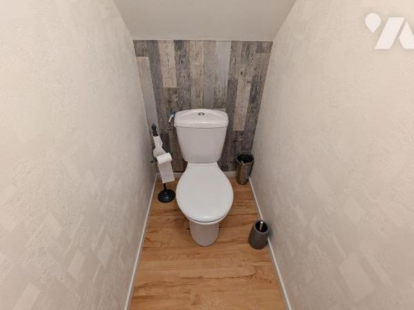Maison récente de 172 m² à vendre à proximité du centre-ville de Nogent-le-Rotrou

Située à p...