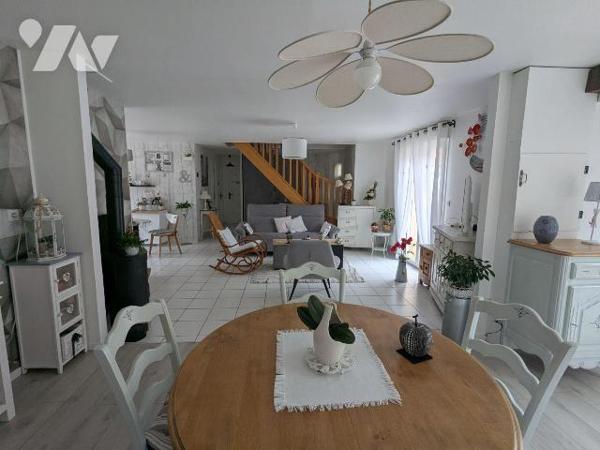 Maison récente de 172 m² à vendre à proximité du centre-ville de Nogent-le-Rotrou

Située à p...