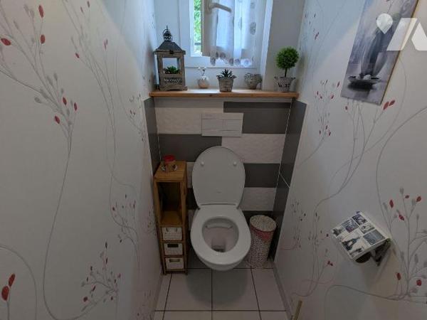 Maison récente de 172 m² à vendre à proximité du centre-ville de Nogent-le-Rotrou

Située à p...