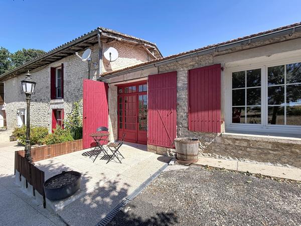 6KM CHATEAUNEUF Maison de caractère avec jardin et dépendances