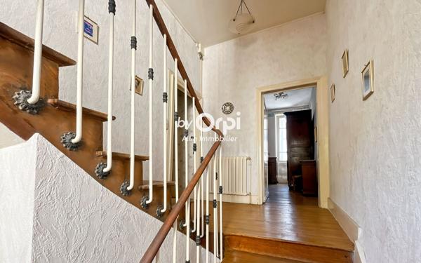 Maison à vendre    5 pièces • 217 m2 Montluçon