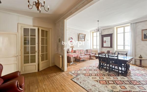 Maison à vendre    5 pièces • 217 m2 Montluçon