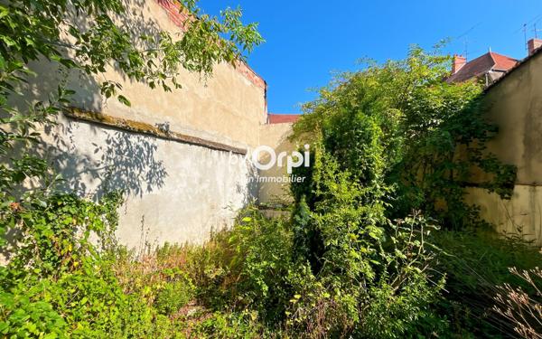 Maison à vendre    5 pièces • 217 m2 Montluçon