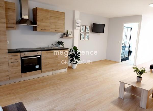 Immeuble à JONZAC, 17500 - 156m²