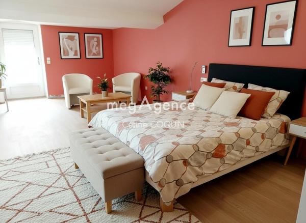 Immeuble à JONZAC, 17500 - 156m²