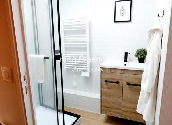 Immeuble à JONZAC, 17500 - 156m²