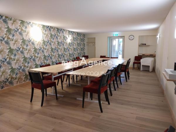 Immeuble à JONZAC, 17500 - 156m²