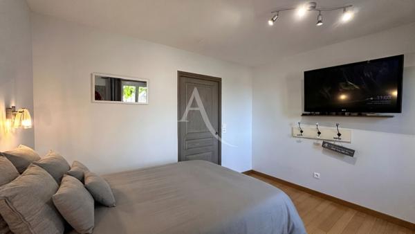 DEUX VILLAS AVEC TERRASSES GARAGE DEPENDANCE ATELIER GREOUX LES BAINS