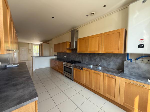 Appartement 4 pièces 156.1 m2