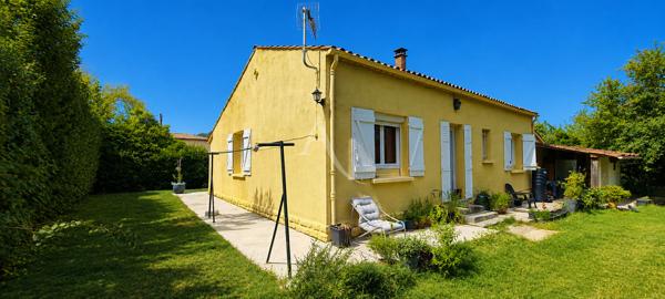 VILLA DE PLAIN PIED LUMINEUSE 4 CHAMBRES CERESTE EN LUBERON TERRAIN CLOS GARAGE DEPENDANCE