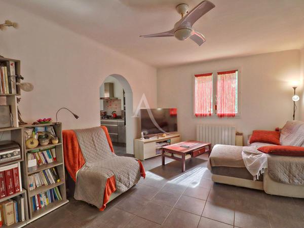 VILLA DE PLAIN PIED LUMINEUSE 4 CHAMBRES CERESTE EN LUBERON TERRAIN CLOS GARAGE DEPENDANCE