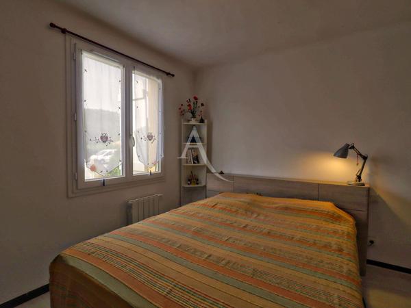 VILLA DE PLAIN PIED LUMINEUSE 4 CHAMBRES CERESTE EN LUBERON TERRAIN CLOS GARAGE DEPENDANCE