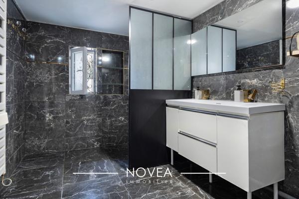 Maison de 185 m2 sur 790 m2 de terrain secteur résidentiel