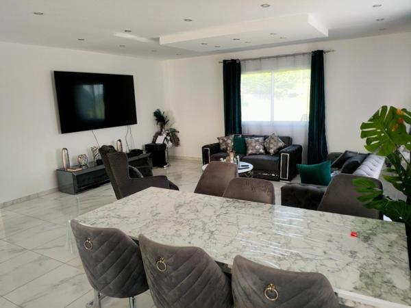 Maison neuve contemporaine  à 5 MIN  de Lons Le SAUNIER ( JURA )