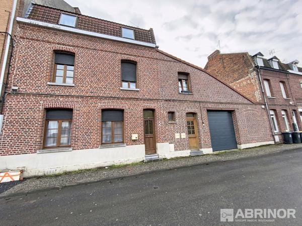 GRANDE MAISON DE VILLE comprenant une maison, 2 appartements de Type 2, un garage de 60m². ORCHIES