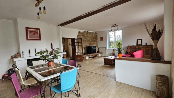 Le Mas-d'Agenais (47430) Grande maison, très lumineuse, 5 chambres, garage.