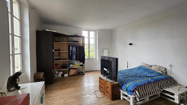 Le Mas-d'Agenais (47430) Grande maison, très lumineuse, 5 chambres, garage.