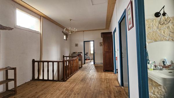 Le Mas-d'Agenais (47430) Grande maison, très lumineuse, 5 chambres, garage.