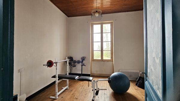 Le Mas-d'Agenais (47430) Grande maison, très lumineuse, 5 chambres, garage.