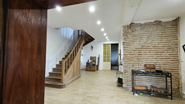 Le Mas-d'Agenais (47430) Grande maison, très lumineuse, 5 chambres, garage.