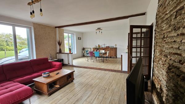 Le Mas-d'Agenais (47430) Grande maison, très lumineuse, 5 chambres, garage.