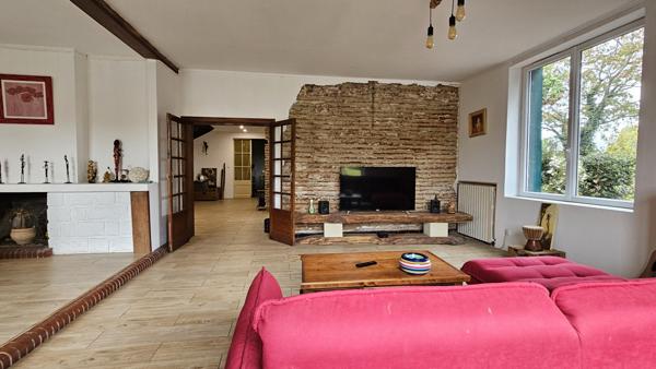 Le Mas-d'Agenais (47430) Grande maison, très lumineuse, 5 chambres, garage.