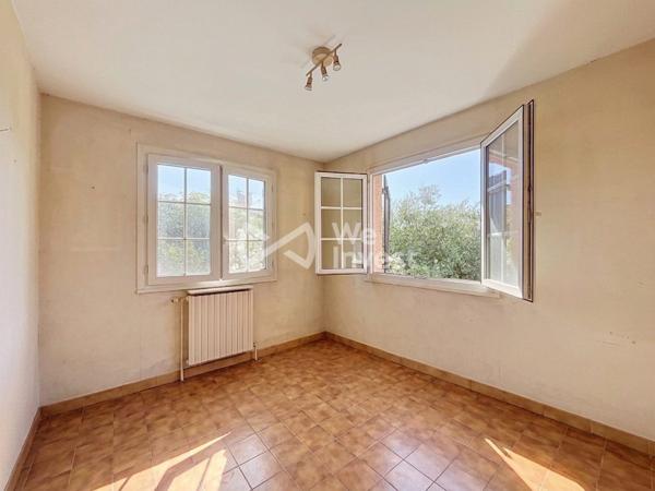 VILLA T6 LATTES CENTRE - FORT POTENTIEL POUR INVESTISSEUR OU PROJET DE RENOVATION