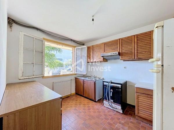 VILLA T6 LATTES CENTRE - FORT POTENTIEL POUR INVESTISSEUR OU PROJET DE RENOVATION