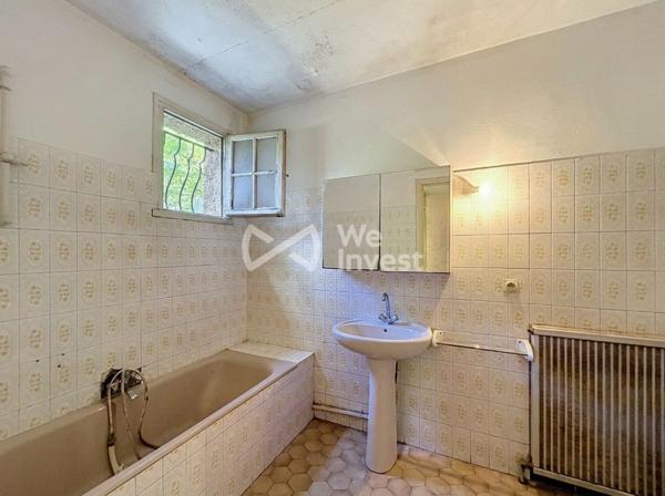 VILLA T6 LATTES CENTRE - FORT POTENTIEL POUR INVESTISSEUR OU PROJET DE RENOVATION