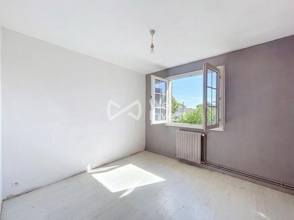 VILLA T6 LATTES CENTRE - FORT POTENTIEL POUR INVESTISSEUR OU PROJET DE RENOVATION