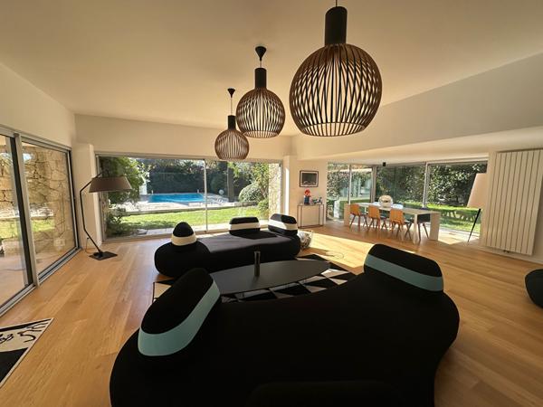 Maison 6 pièces d'exception 268 m2 , Bordeaux Maison 6 pièces d'exception 268 m2 , Bordeaux