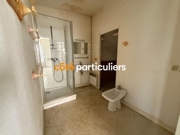 Vente Immeuble250 m² - 10 Pièces - SAINT AMAND MONTROND (18200)