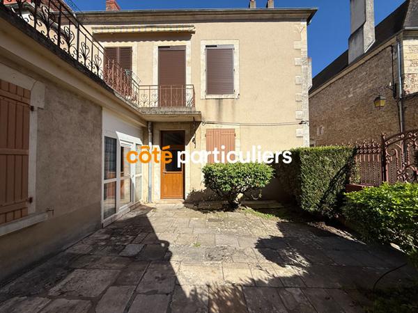 Vente Immeuble250 m² - 10 Pièces - SAINT AMAND MONTROND (18200)