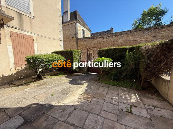 Vente Immeuble250 m² - 10 Pièces - SAINT AMAND MONTROND (18200)