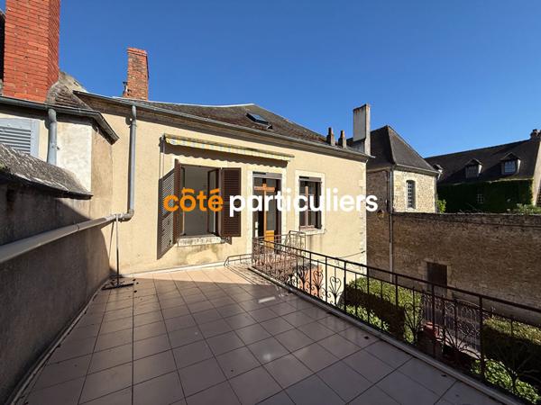 Vente Immeuble250 m² - 10 Pièces - SAINT AMAND MONTROND (18200)